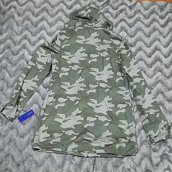 APT 9 Green Camo S Lightweight Jacket With Hood - Picture 4 of 4